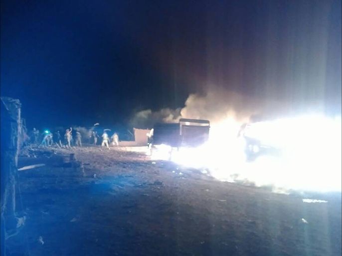 مصادر للجزيرة .. 10 قتلى وعشرات الجرحى بانفجار سيارة ملغمة عند مخيم الركبان على الحدود السورية