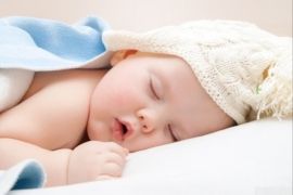 هل يستدعي نوم الطفل بعينين مفتوحتين قليلاً القلق, صورة بحجم لموضوعات وقضايا، الصورة حجم 1280 في 1600 مستخدمة كغلاف لقضايا صحة