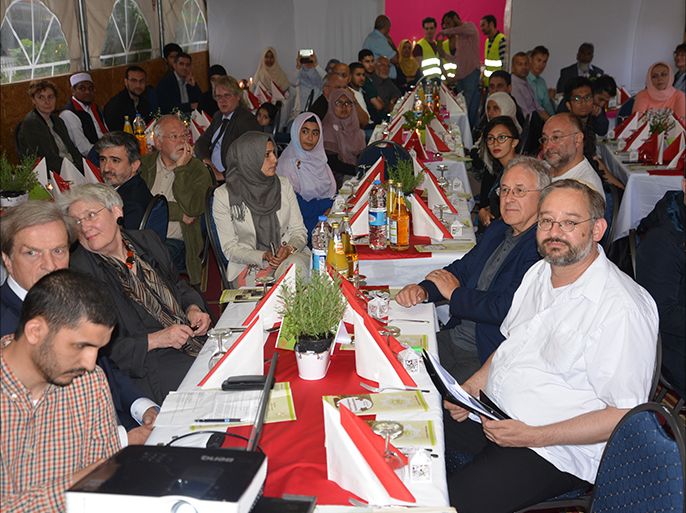 الإفطار السنوي لمسجد دار السلام في برلين شارك فيه 80 شخصية دينية وسياسية ألمانية. الجزيرة نت