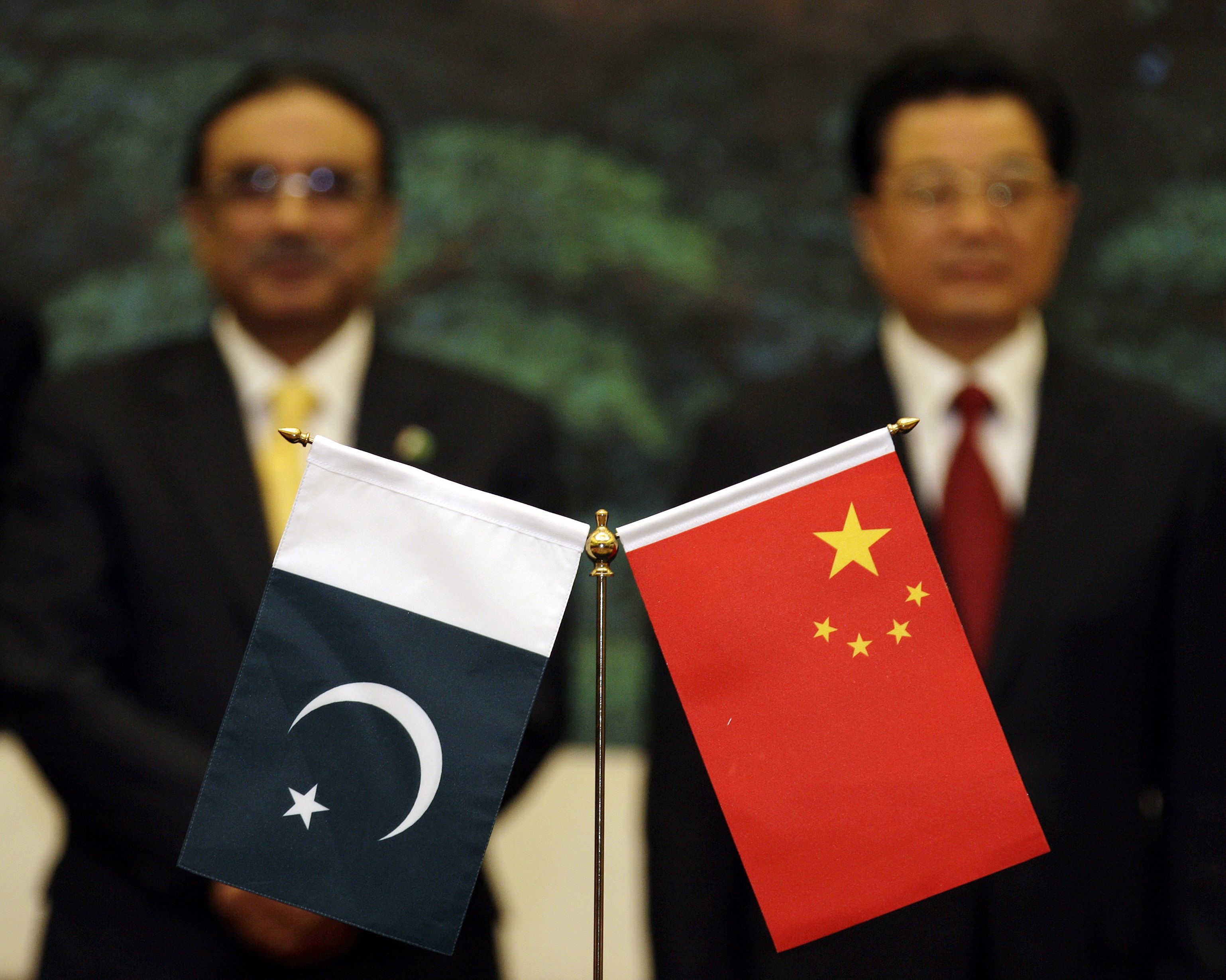 إن الصراع التقليدي بين باكستان والهند يدفع باكستان بشكل طبيعي لعلاقة إستراتيجية وثيقة مع الغريم الهندي الأكبر في آسيا؛ الصين (رويترز)