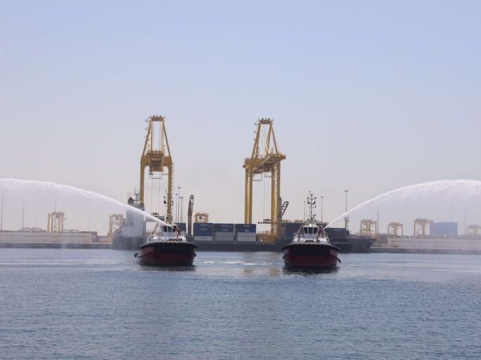 الشركة القطرية لإدارة الموانئ دشنت خطا مباشرا يربط ميناء حمد في الدوحة بميناء صُحار في سلطنة عمان