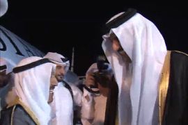 أمير الكويت يصل الدوحة ويجتمع مع أمير قطر