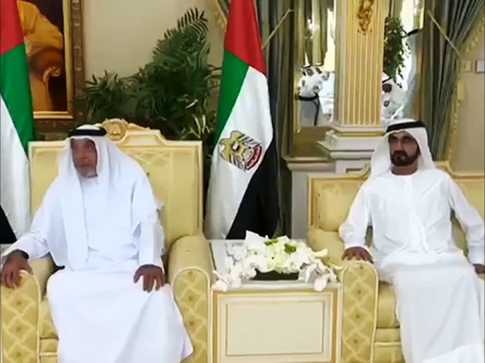 رئيس دولة الإمارات الشيخ خليفة بن زايد آل نهيان يظهر مستقبلا حكام الإمارات بمناسبة عيد الفطر