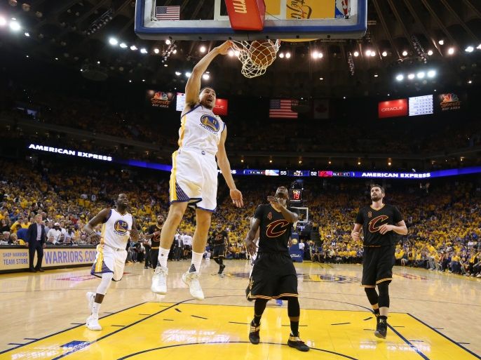 Jun 4, 2017; Oakland, CA, USA; Golden State Warriors guard Klay Thompson (11) dunks against the Cleveland Cavaliers during the first half in game two of the 2017 NBA Finals at Oracle Arena. Mandatory Credit: Ezra Shaw/Pool Photo via USA TODAY Sports