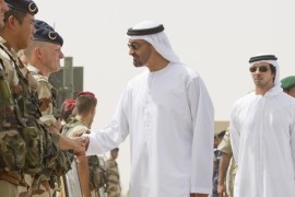 ميدان - الشيخ محمد بن زايد يصافح أعضاء القوات الفرنسية