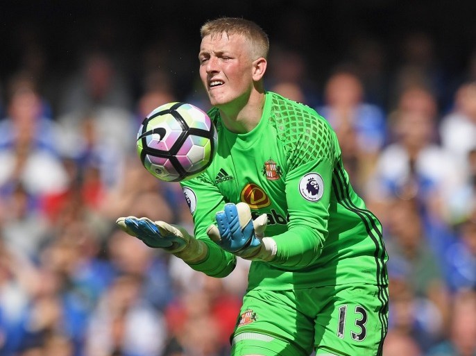 LONDON, ENGLAND - MAY 21: Jordan Pickford of Sunderland in action during the Premier League match between Chelsea and Sunderland at Stamford Bridge on May 21, 2017 in London, England. (Photo by Shaun Botterill/Getty Images)