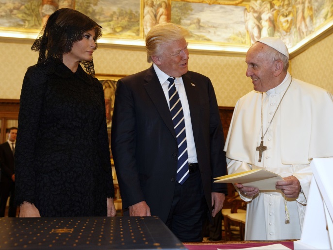 U.S. President Donald Trump and first lady Melania meet Pope Francis during a private audience at the Vatican, May 24, 2017. REUTERS/Evan Vucci/Pool