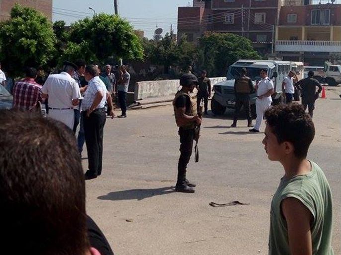 صور أولية لموقع الهجوم المسلح على كمين أبو صير الأمني بمنطقة البدرشين #الجيزة والذي أسفر عن مقتل ضابط وأمين شرطة و3 مجندين