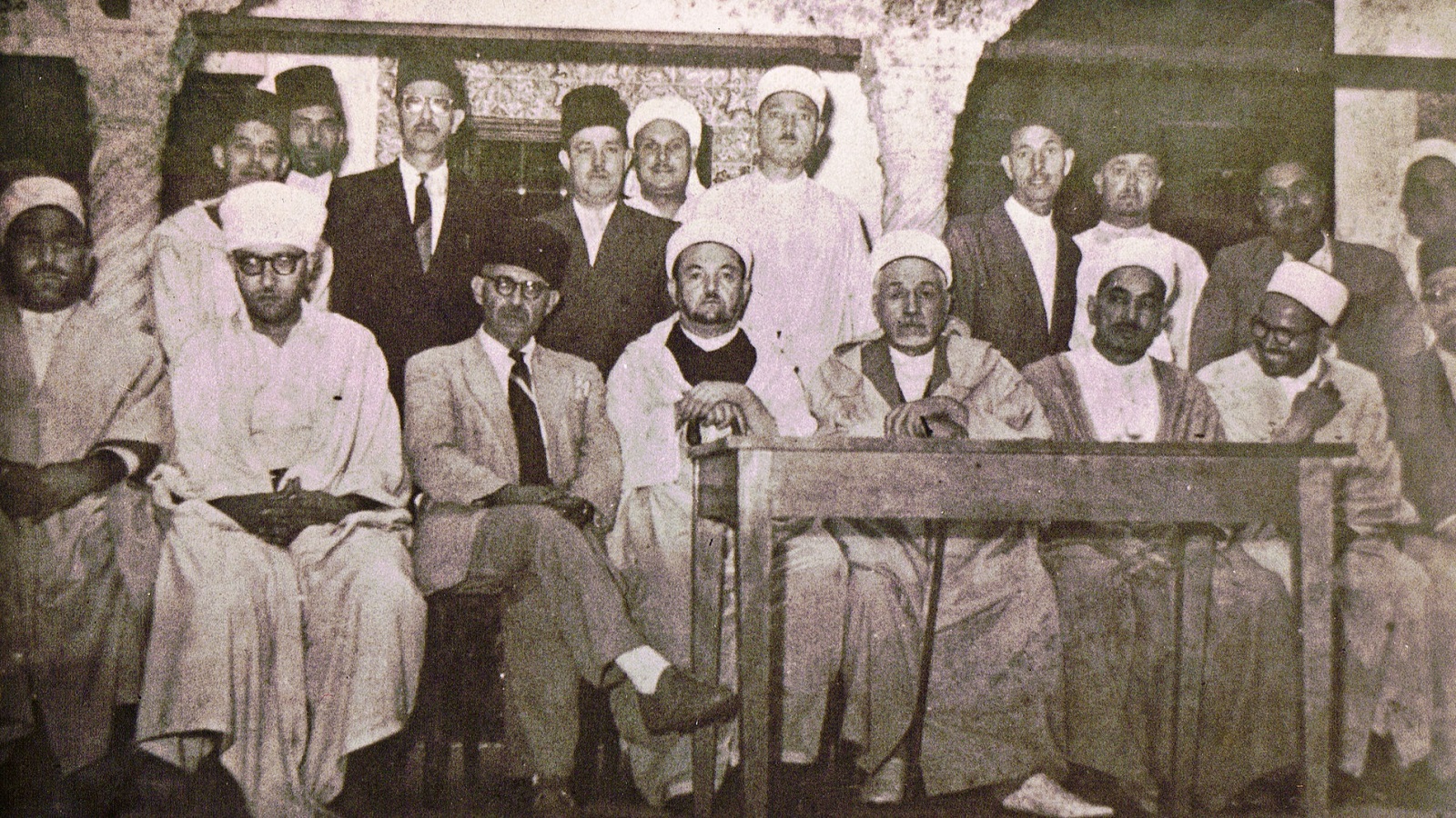 كانت جمعية العلماء المسلمين في الجزائر منذ إنشائها في ثلاثينيات القرن العشرين وحتى انجلاء الاحتلال الفرنسي في الستينيات ثورة ثقافية نشرت اليقظة، وأدت إلى تحولات مفاهيمية في المجتمع