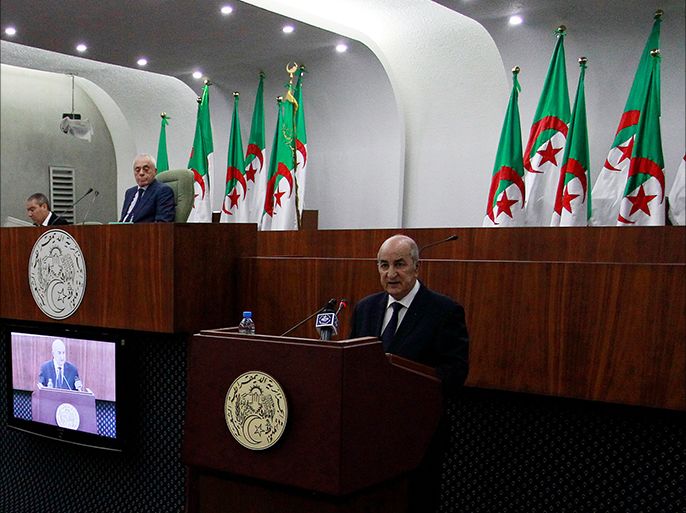رئيس الوزراء عبد المجيد تبون أثناء عرض برنامج عمل حكومته الجديدة على البرلمان.