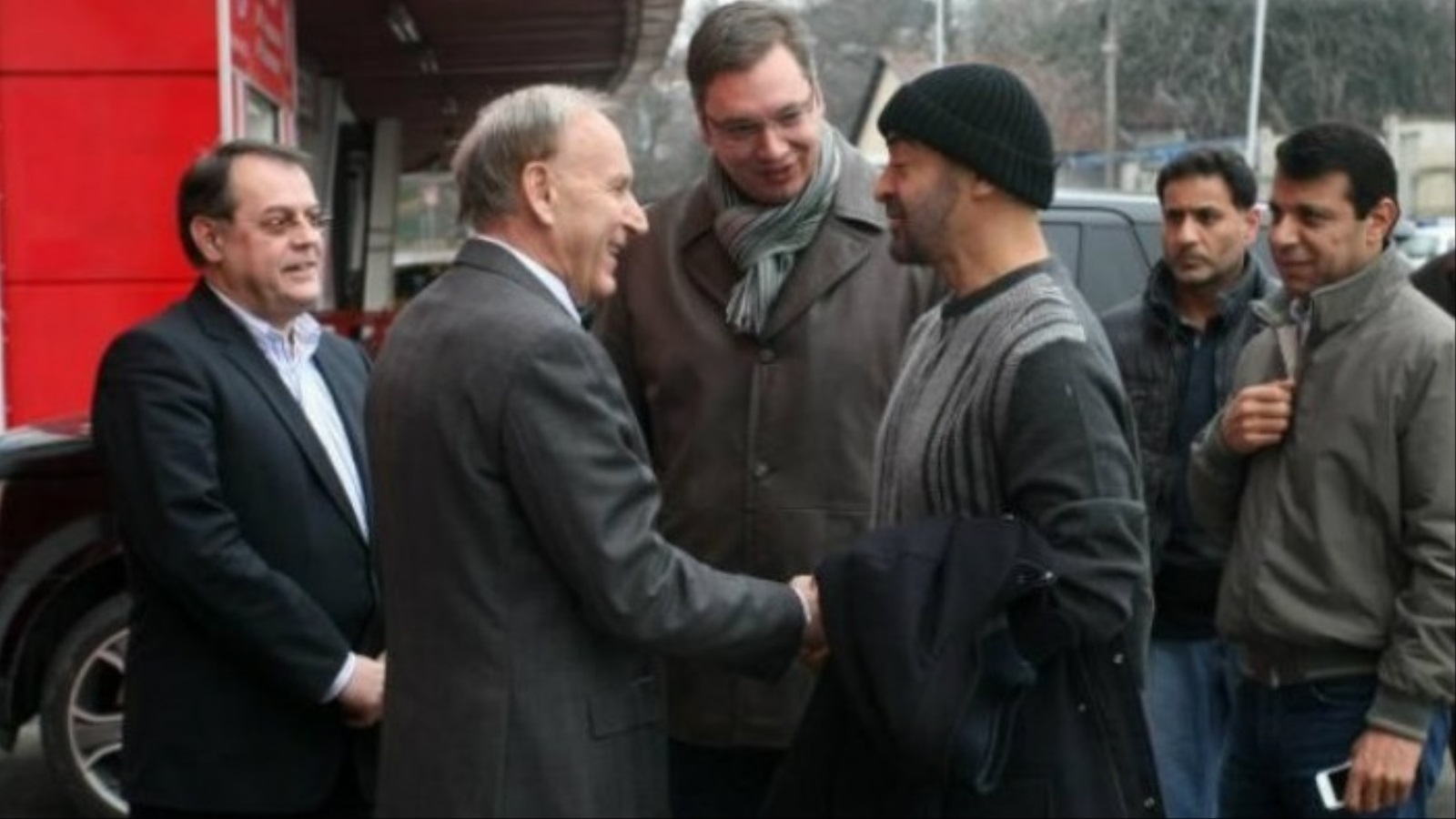  محمد دحلان مع محمد بن زايد خلال زيارة الأخير إلى صربيا (مواقع التواصل)
