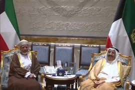 أمير الكويت يستقبل وزرير الدولة للشؤون العماني يوسف بن علوي