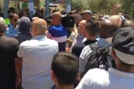 الفلسطينيون يرفضون دخول الأقصى وفق الإجراءات الإسرائيلية الجديدة