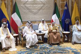استقبال أمير الكويت وزير الخارجية القطري