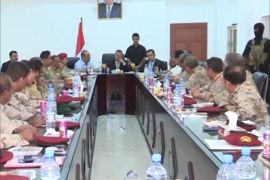 تفقد رئيس الوزراء اليمني أحمد عبيد بن دغر مقر عمليات وزارة الدفاع في القصر الجمهوري بالعاصمة المؤقتة عدن.