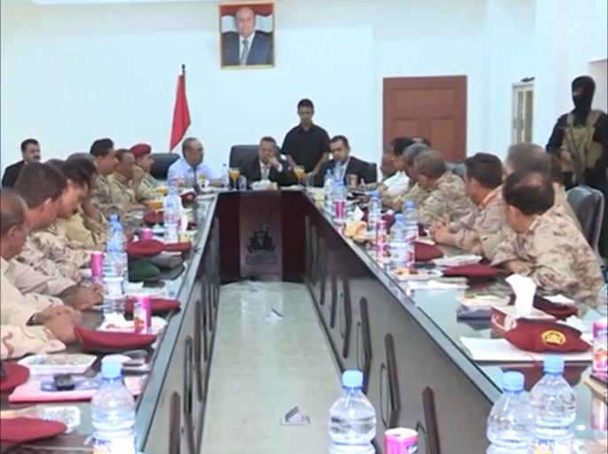 تفقد رئيس الوزراء اليمني أحمد عبيد بن دغر مقر عمليات وزارة الدفاع في القصر الجمهوري بالعاصمة المؤقتة عدن.