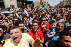 Protestors chanting slogans during a demonstration near the Israeli embassy in Amman, Jordan July 28, 2017. REUTERS/Muhammad Hamed