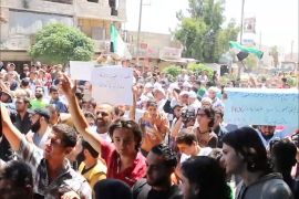 مئات يتظاهرون في إعزاز والباب بحلب ويطالبون بخروج القوات الكردية التي سيطرت على قراهم ومدنهم بريف حلب
