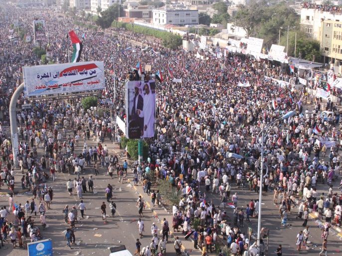 Supporters of the separatist Southern Movement rally to demand the secession of south Yemen, in the southern port city of Aden, May 21, 2017. REUTERS/Fawaz Salman