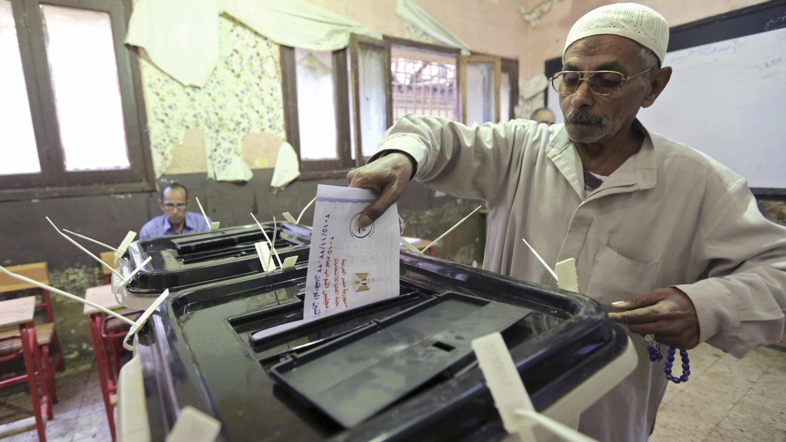 الناخب المصري تعوّد إشراف القضاء على الانتخابات في السنوات الماضية (رويترز)