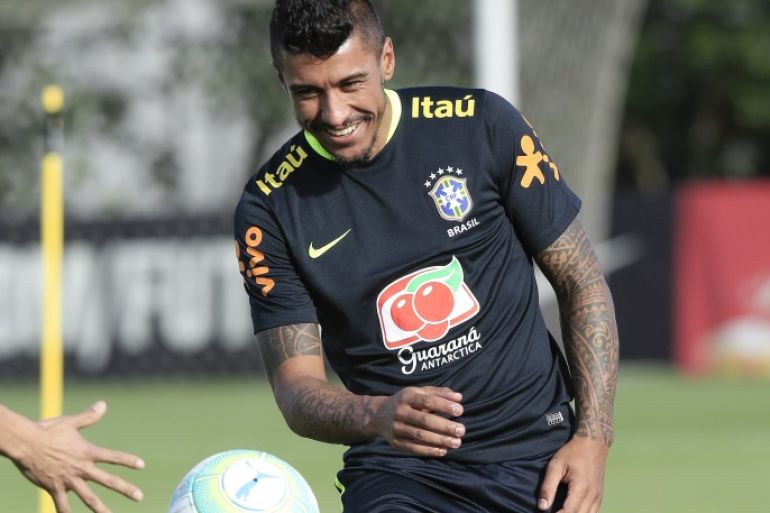 epa05860760 Brazil national soccer team player Paulinho during a training session at club Corinthians in Sao Paulo, Brazil, 20 March 2017. Brazil will face Uruguay on 23 March for the South American qualifying round for FIFA World Cup Russia 2018. EPA/SEBASTIAO MOREIRA