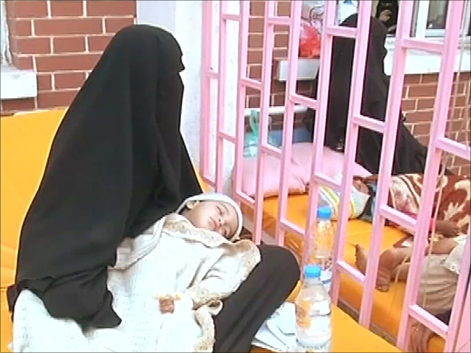 ‪وباء الكوليرا يجتاح معظم المحافظات اليمنية‬ (الجزيرة)