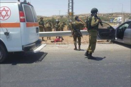 صور من مكان عملية الدهس في مفرق تقوع جنوب بيت لحم والتي أدت إلى إصابة جندي صهيوني (الصور من وكالة شهاب للأنباء)