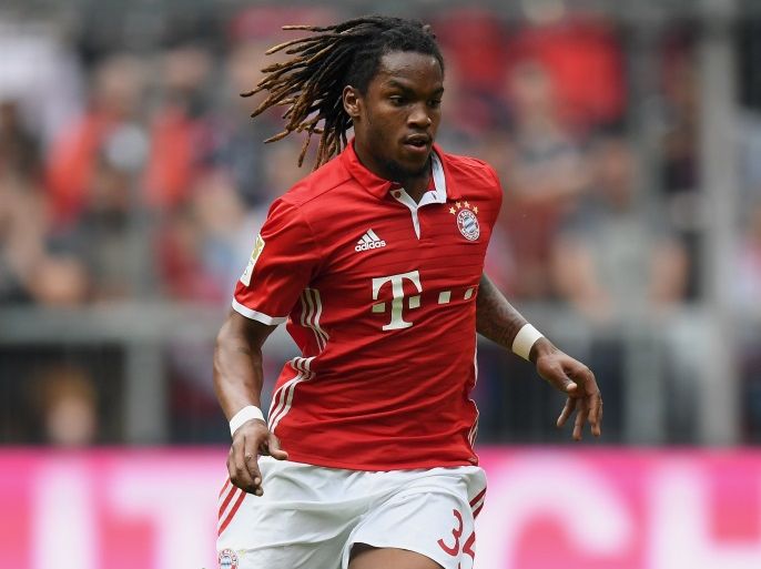 MUNICH, GERMANY - APRIL 01: Renato Sanches of FC Bayern Muenchen controls the ball during the Bundesliga match between Bayern Muenchen and FC Augsburg at Allianz Arena on April 1, 2017 in Munich, Germany. (Photo by Matthias Hangst/Bongarts/Getty Images)