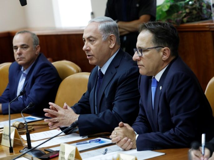 Israeli Prime Minister Benjamin Netanyahu attends the weekly cabinet meeting in Jerusalem July 30, 2017. REUTERS/Amir Cohen