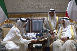 امير الكويت يستقبل وزير خارجية قطر