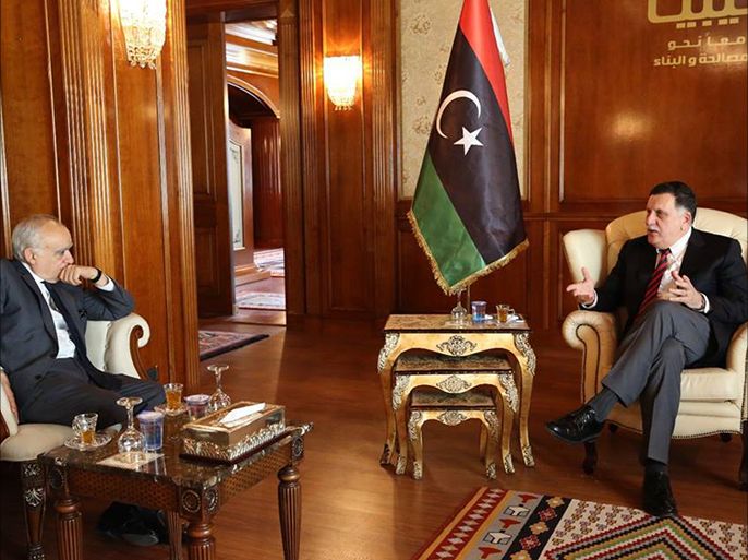 لقاء غسان سلامة مع فائز السراج بمقر الحكومة بطرابلس أمس السبت- صفحة البعثة الأممية بليبيا