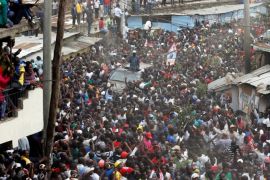 Kenya's opposition leader Raila Odinga meets his supporters in Mathare North neighbourhood in Nairobi, Kenya August 13, 2017. REUTERS/Thomas Mukoya