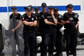 Riot police stand guard during a demonstration in solidarity with the jailed members of the opposition newspaper Cumhuriyet outside a courthouse, in Istanbul, Turkey, July 28, 2017. REUTERS/Murad Sezer