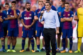 BARCELONA, SPAIN - AUGUST 07: Head coach Ernesto Valverde of FC Barcelona speaks to the spectators before the Joan Gamper Trophy match between FC Barcelona and Chapecoense at Camp Nou stadium on August 7, 2017 in Barcelona, Spain. (Photo by Alex Caparros/Getty Images)
