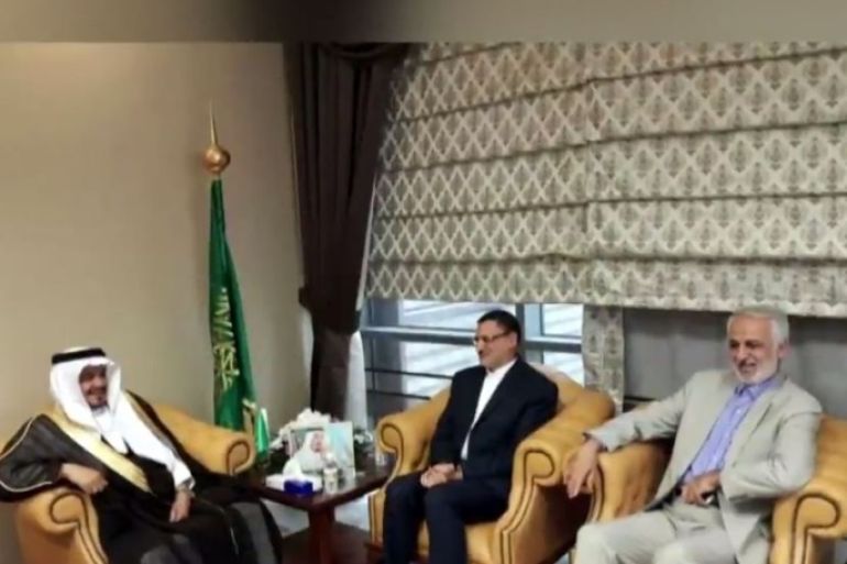 وزير الحج السعودي يستقبل رئيس منظمة الحج الإيراني بمكة