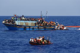 blogs - قارب مهاجرين غير شرعيين في البحر الأبيض المتوسط