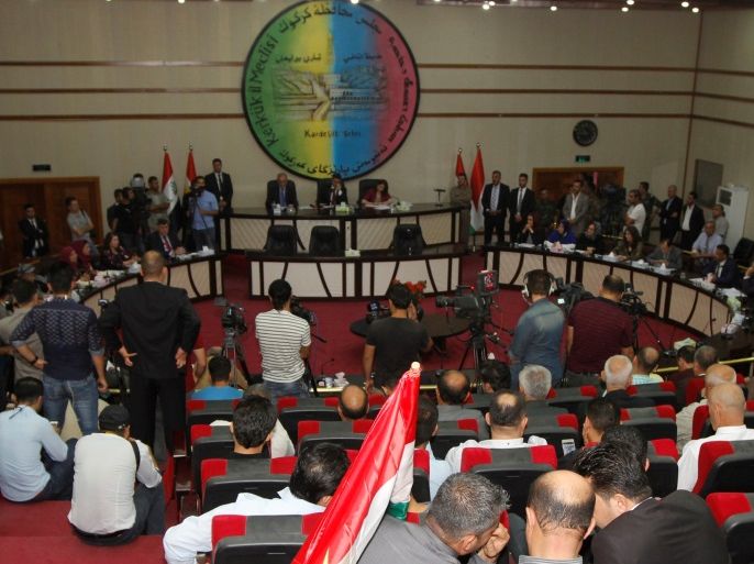 Members of the Kirkuk Provincial Council vote on the referendum in Kirkuk, Iraq August 29, 2017. REUTERS/Ako Rasheed