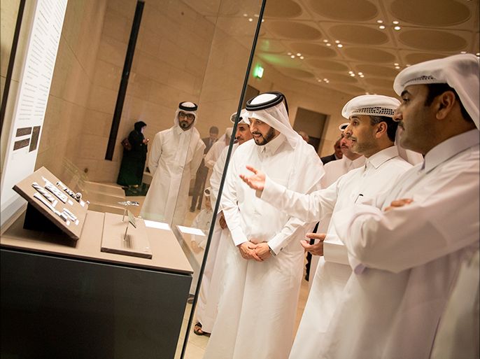 أول مقتنٍ قطري يعرض مجموعة مقتنياته في متحف الفن الإسلامي