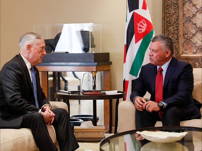 بحث العاهل الأردني عبدالله الثاني ووزير الدفاع الأمريكي جيمس ماتيس اليوم في عمان الأوضاع الراهنة في الشرق الأوسط، وتطورات الأوضاع في العراق وسوريا، والمستجدات المرتبطة بالحرب على تنظيم الدولة.