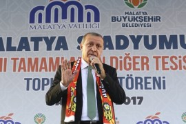 قال الرئيس التركي رجب طيب أردوغان اليوم السبت إن بلاده ستوسع قريبا عملية درع الفرات