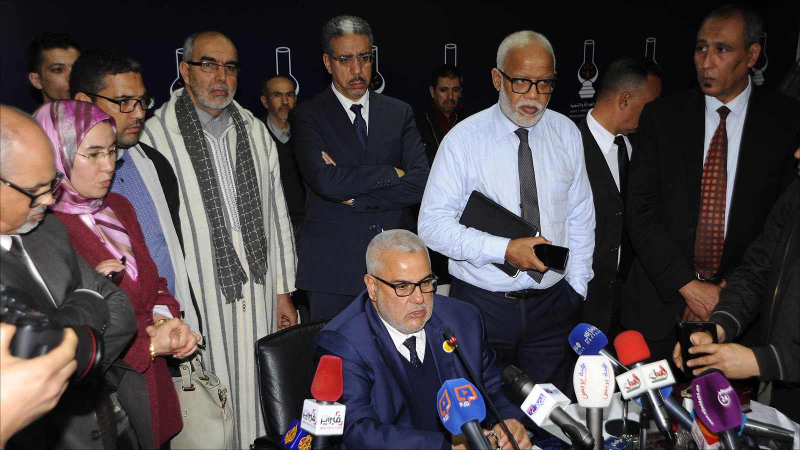 بكيران يريد أن يُقدم نفسه من جديد منقذا للبلاد وهو الذي أمضى خمس سنوات رئيسا لحكومتها بصلاحيات دستورية لم يسبقه إليها أي وزير أول سابق في تاريخ المغرب.