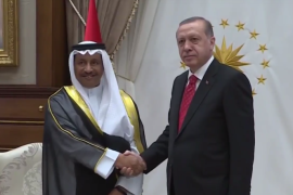 عقد الرئيس التركي رجب طيب أردوغان لقاء مع رئيس الوزراء الكويتي الشيخ جابر المبارك الصباح الذي يزور تركيا