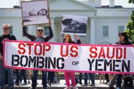Activists take part in a rally in front of the White House to protest against Saudi Arabia's actions in Yemen on April 13, 2017 in Washington, DC. / AFP PHOTO / MANDEL NGAN (Photo credit should read MANDEL NGAN/AFP/Getty Images)