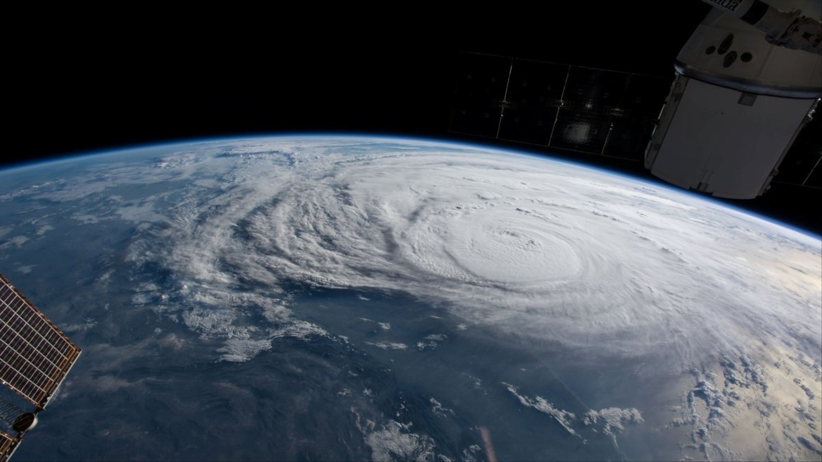 صورة لإعصار هارفي من الفضاء، وكالة ناسا (رويترز)