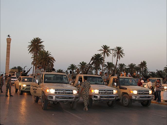 استعراض لمركبات وآليات عسكرية في احتفالات سابقة بذكرى تأسيس الجيش في طرابلس