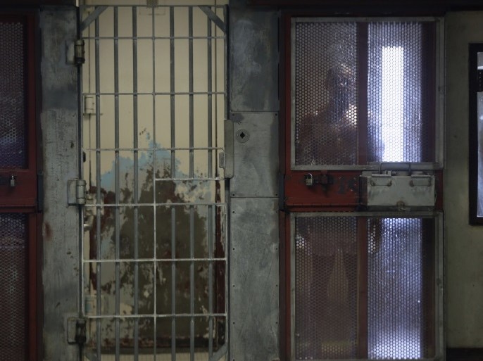 مدونات - إهانة سجن مسجون