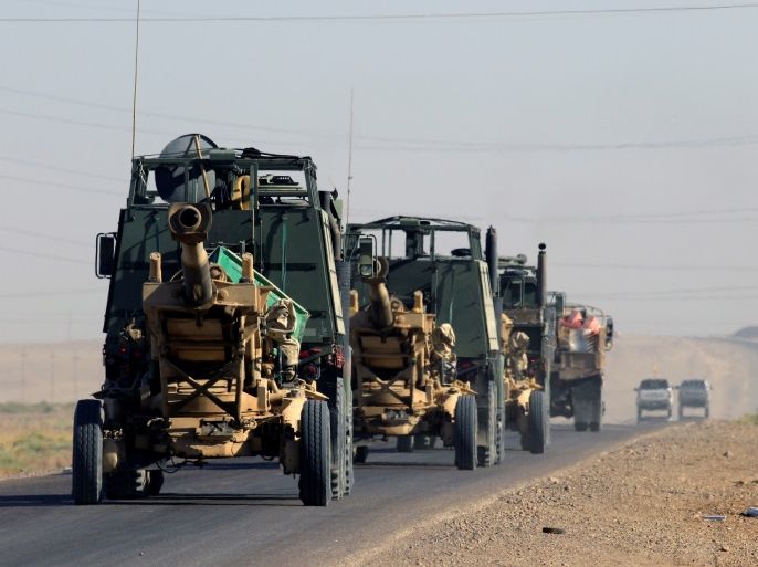 Artillery belonging to Iraqi army are seen southwest of Kirkuk, Iraq October 17, 2017. REUTERS/Alaa Al-Marjani