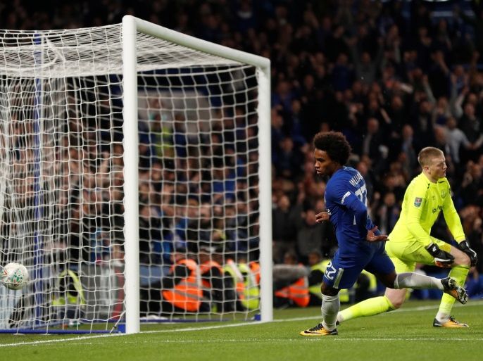 Soccer Football - Carabao Cup Fourth Round - Chelsea vs Everton - Stamford Bridge, London, Britain - October 25, 2017 Chelsea's Willian celebrates scoring their second goal as Everton's Jordan Pickford looks dejected Action Images via Reuters/John Sibley EDITORIAL USE ONLY. No use with unauthorized audio, video, data, fixture lists, club/league logos or