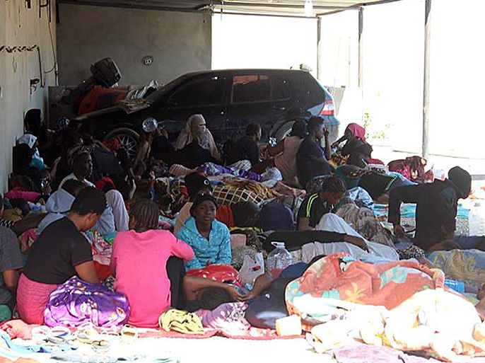 تدفق المهاجرين على مدينة زوارة هربا من الإشتباكات في مدينة صبراتة
