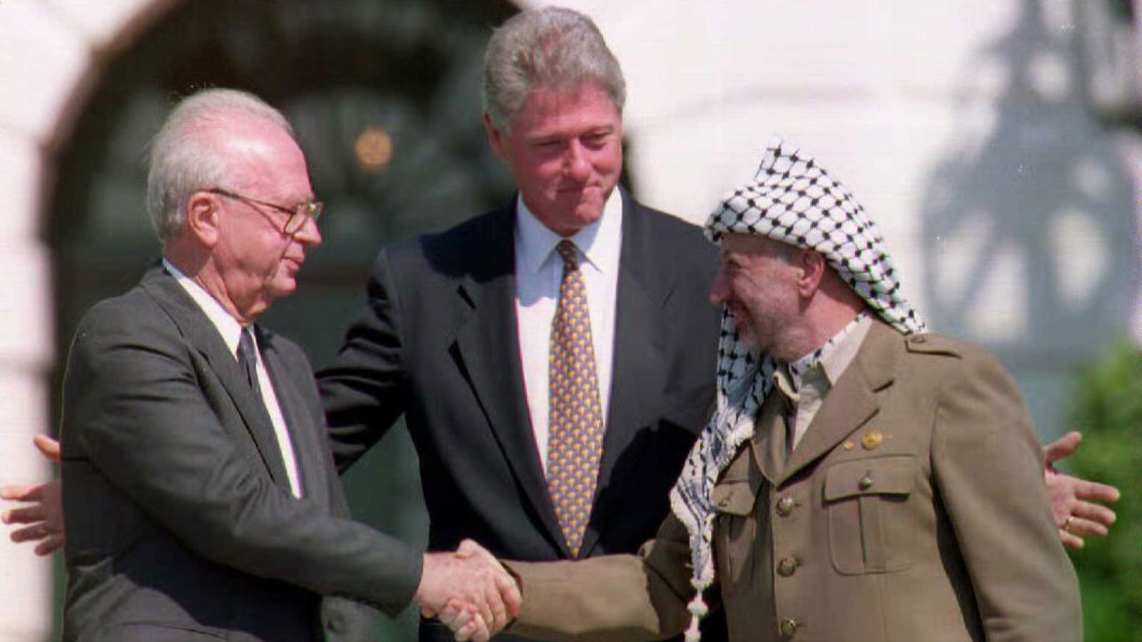 يعتبر اتفاق أوسلو منعطفا مهما في مسار القضية الفلسطينية، فقد أنهى النزاع المسلح بين منظمة التحرير الفلسطينية وإسرائيل، ورتب لإقامة سلطة وطنية فلسطينية في الضفة الغربية وغزة